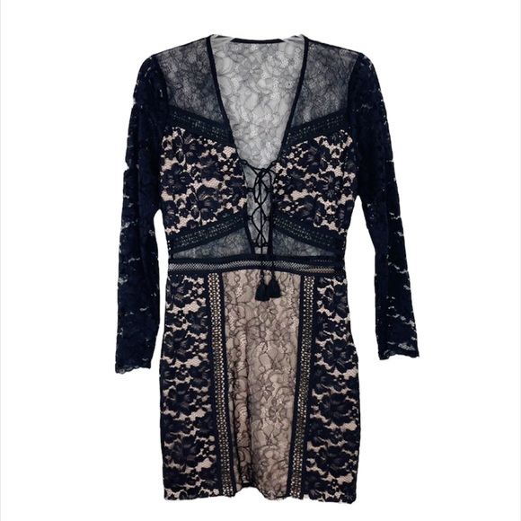 Express Black Floral Lace Nude Plunging Neckline Mini Dress  Size 6 - Picture 13 of 13